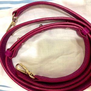Leatherology thin crossbody bag strap in petal (magenta)